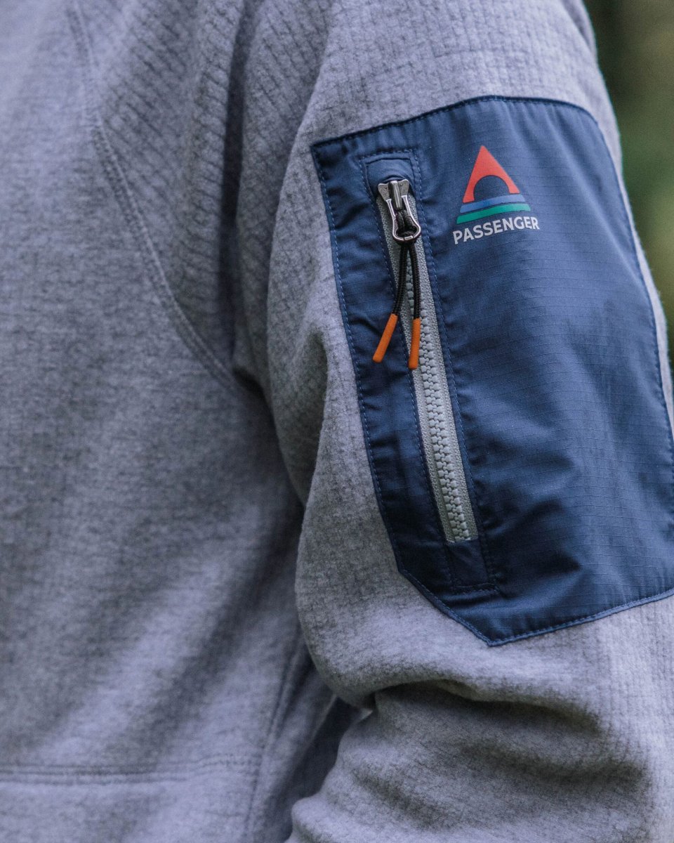 Sweat à capuche en polaire Forestscape Grid - gris chiné – Image 6